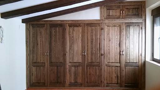 Armario en madera maciza mod JS20